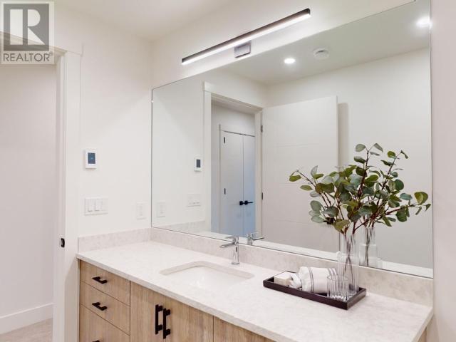 4066 SATURNA AVE, Powell River