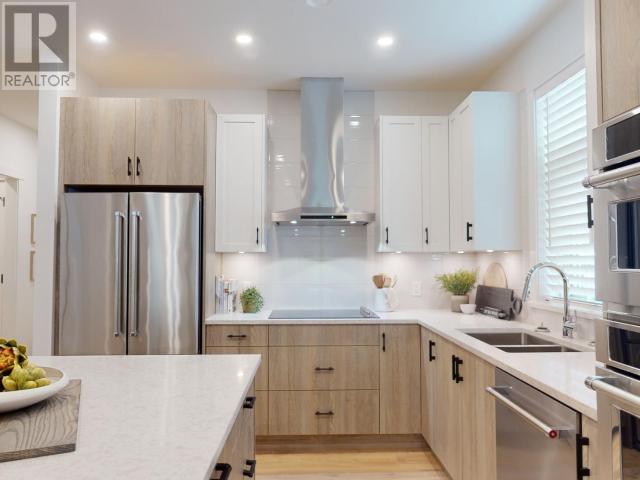 4066 SATURNA AVE, Powell River