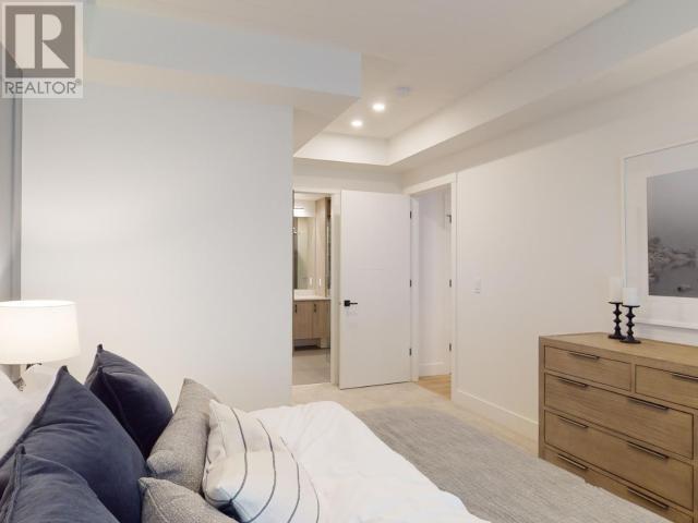 4066 SATURNA AVE, Powell River
