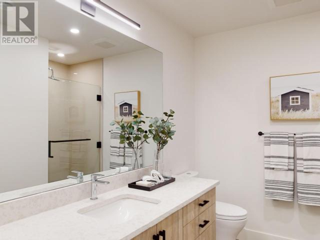 4066 SATURNA AVE, Powell River