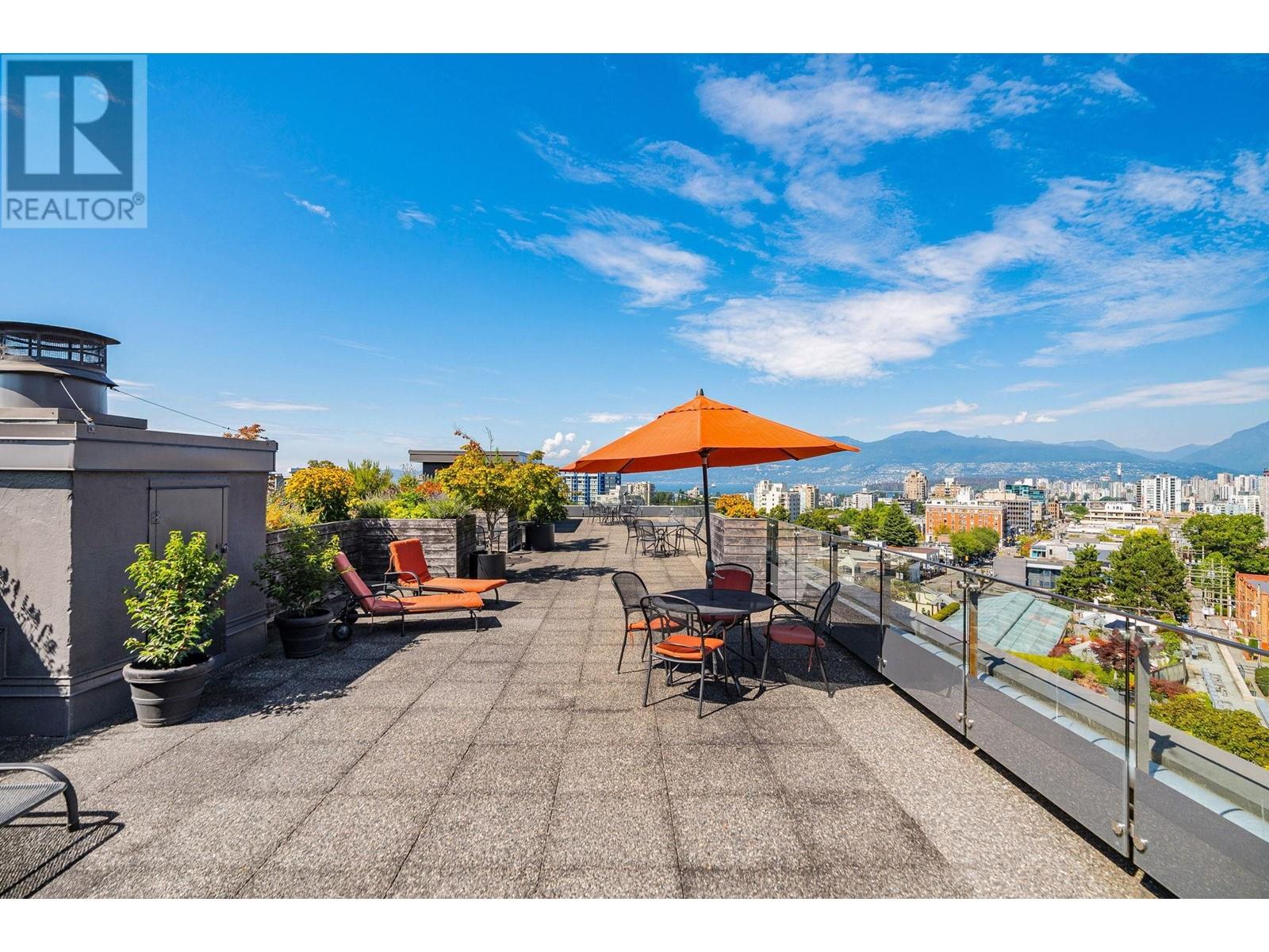 522 1445 MARPOLE AVENUE, Vancouver real estate listing R2986756