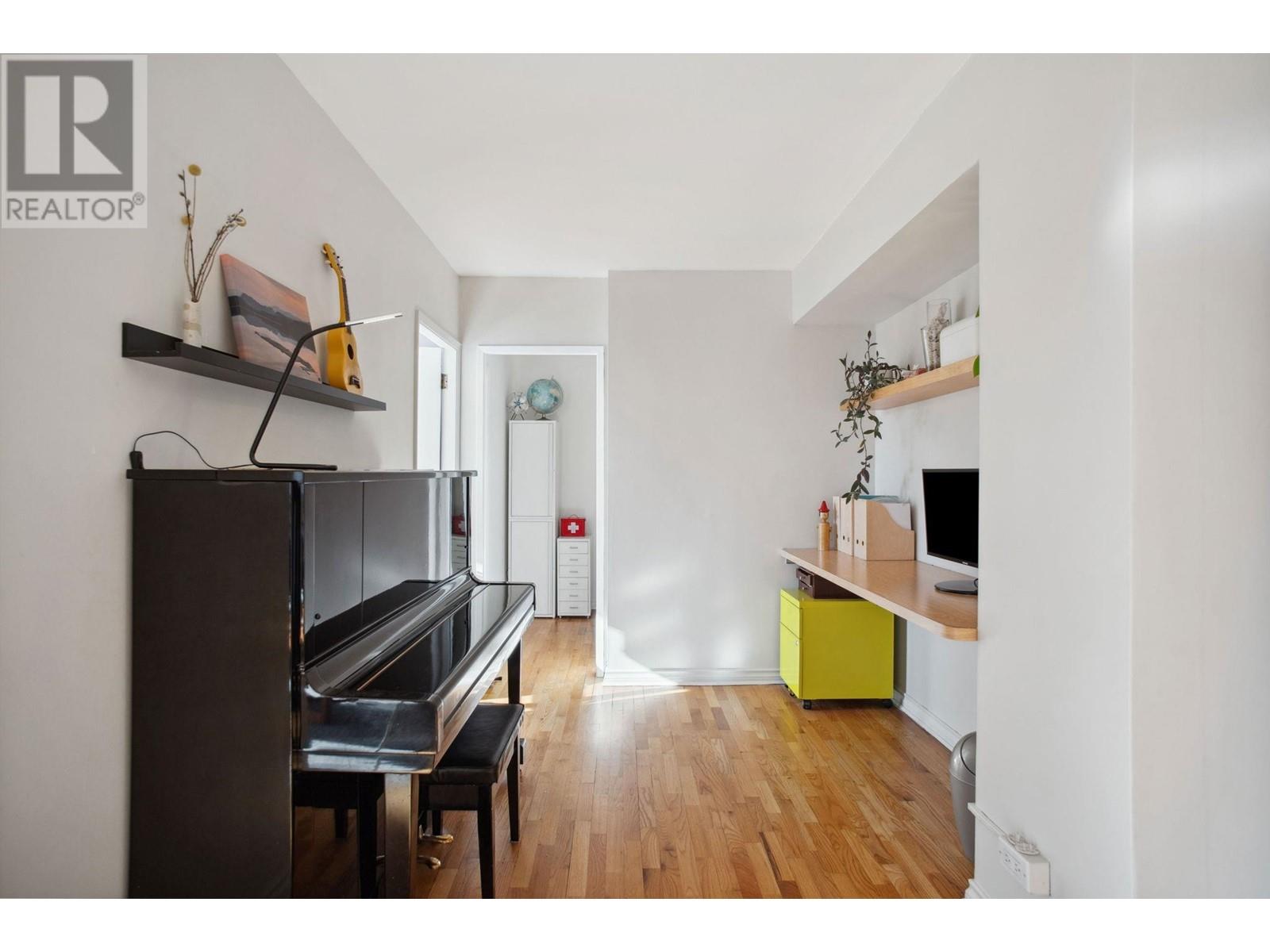 522 1445 MARPOLE AVENUE, Vancouver real estate listing R2986756