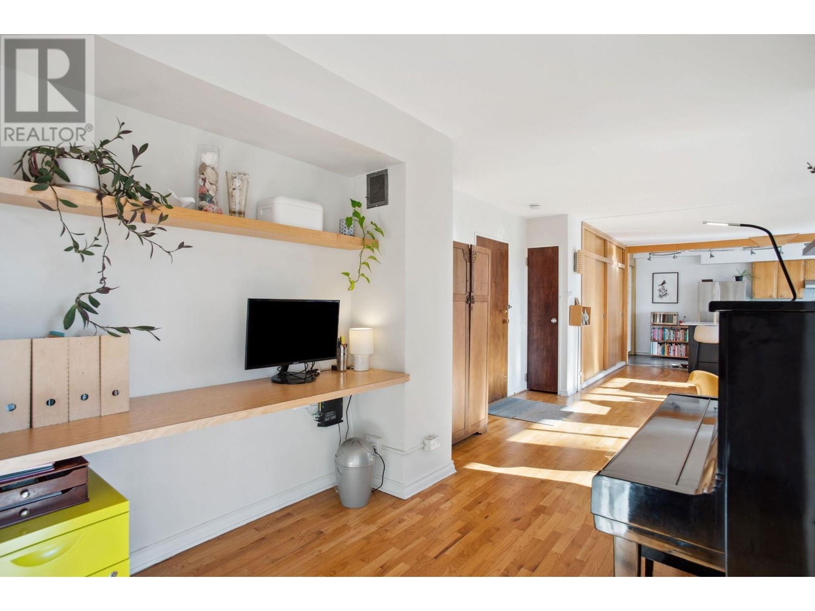 522 1445 MARPOLE AVENUE, Vancouver real estate listing R2986756