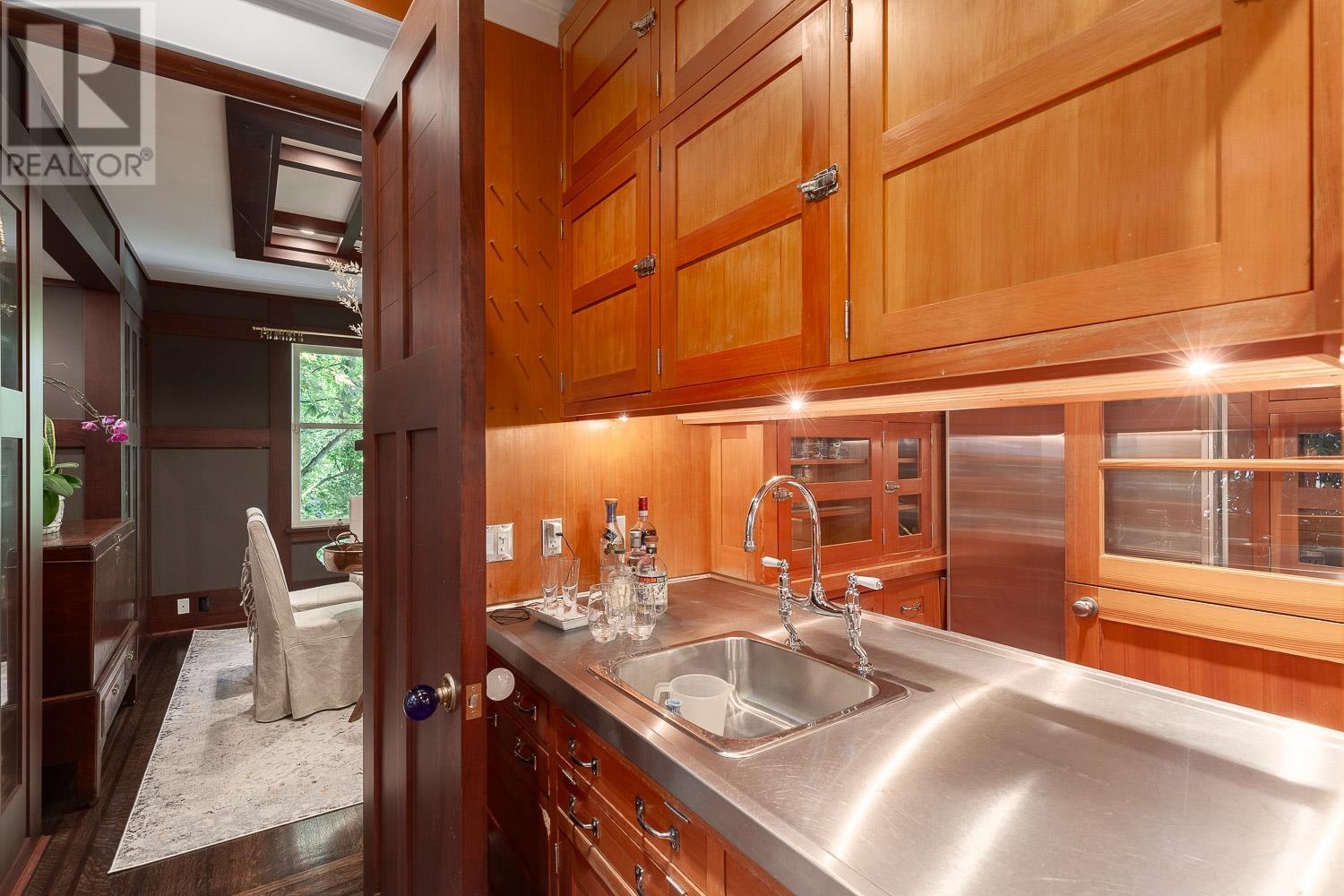 1981 W 19TH AVENUE, Vancouver