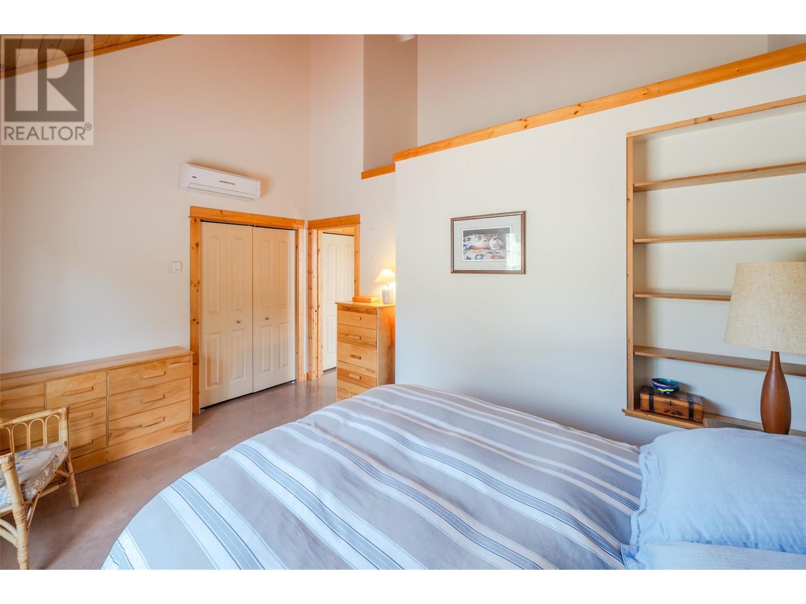 586 Wilson Mountain Road, Oliver