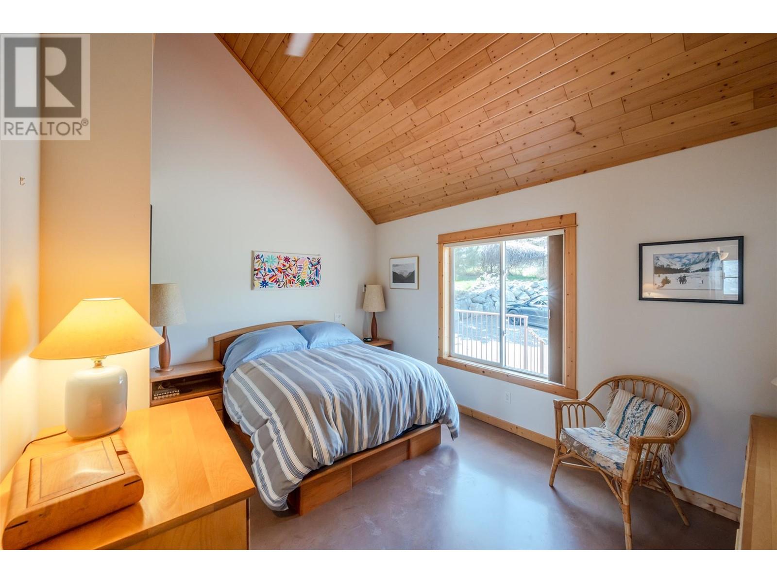 586 Wilson Mountain Road, Oliver