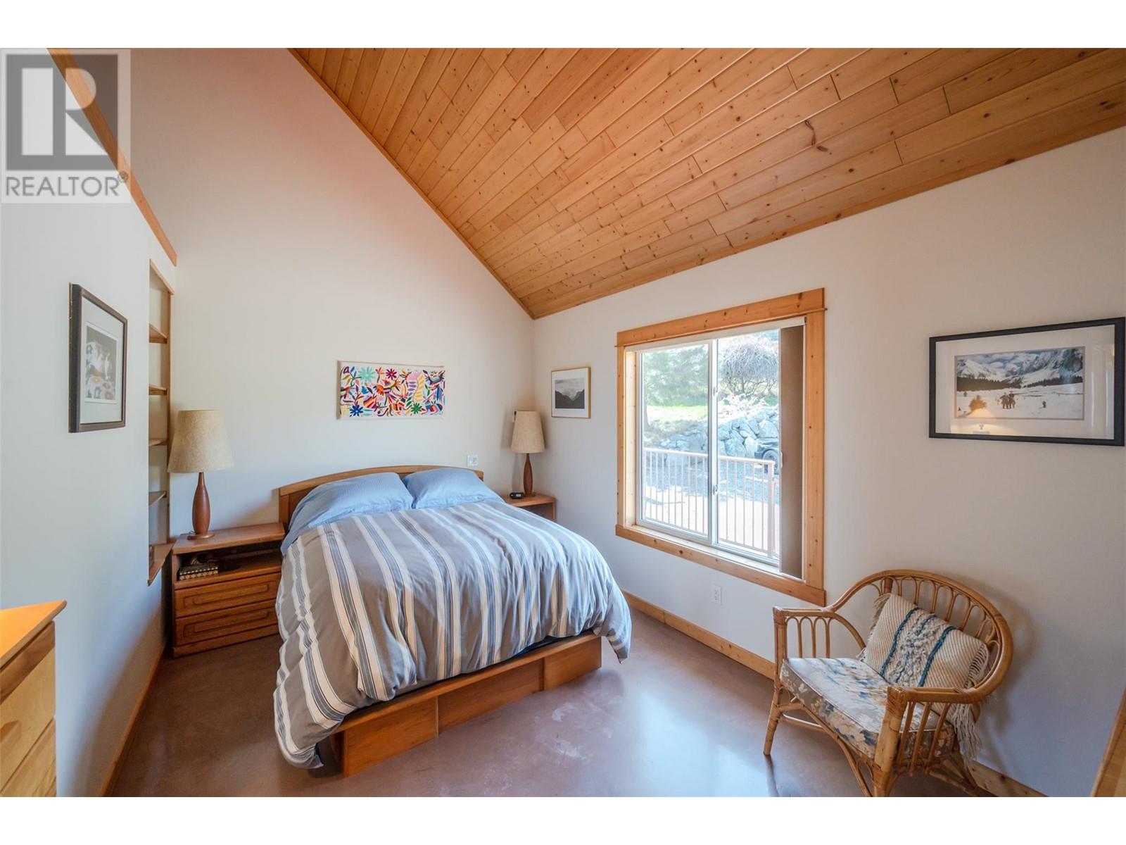 586 Wilson Mountain Road, Oliver