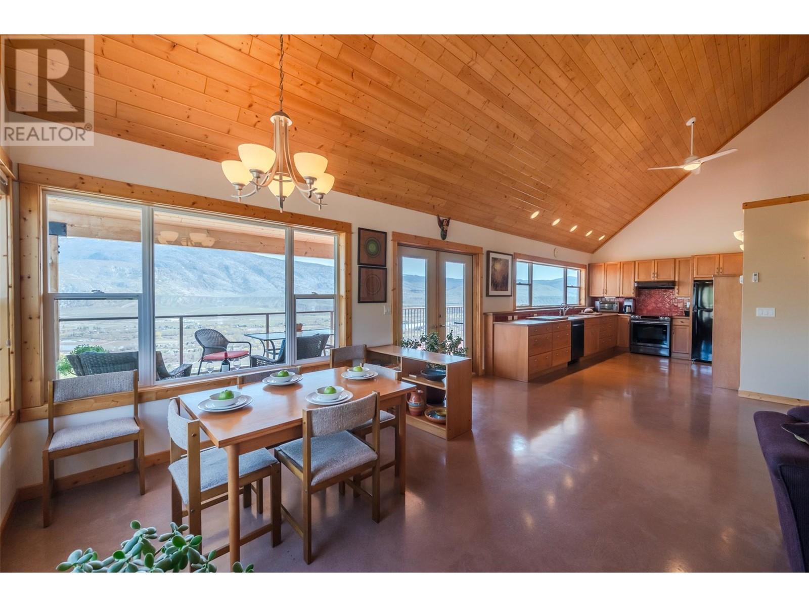 586 Wilson Mountain Road, Oliver