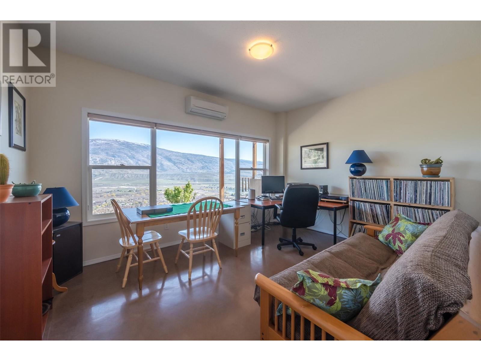 586 Wilson Mountain Road, Oliver