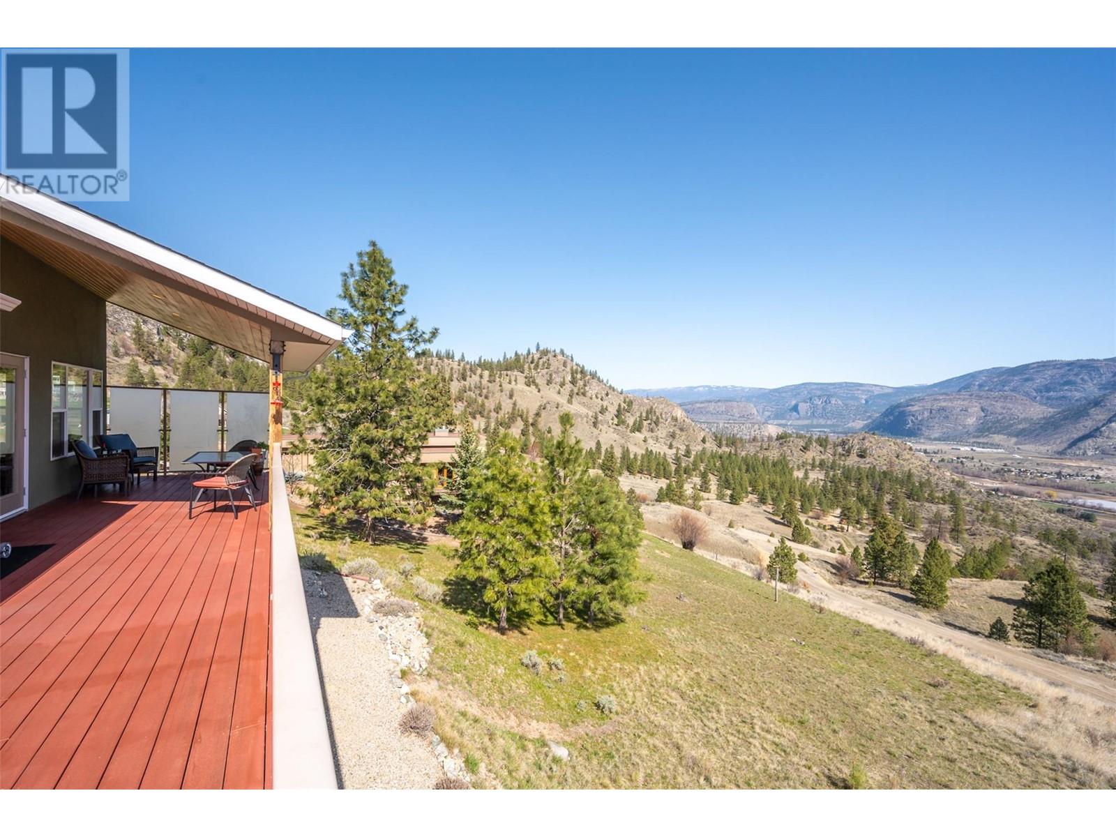 586 Wilson Mountain Road, Oliver