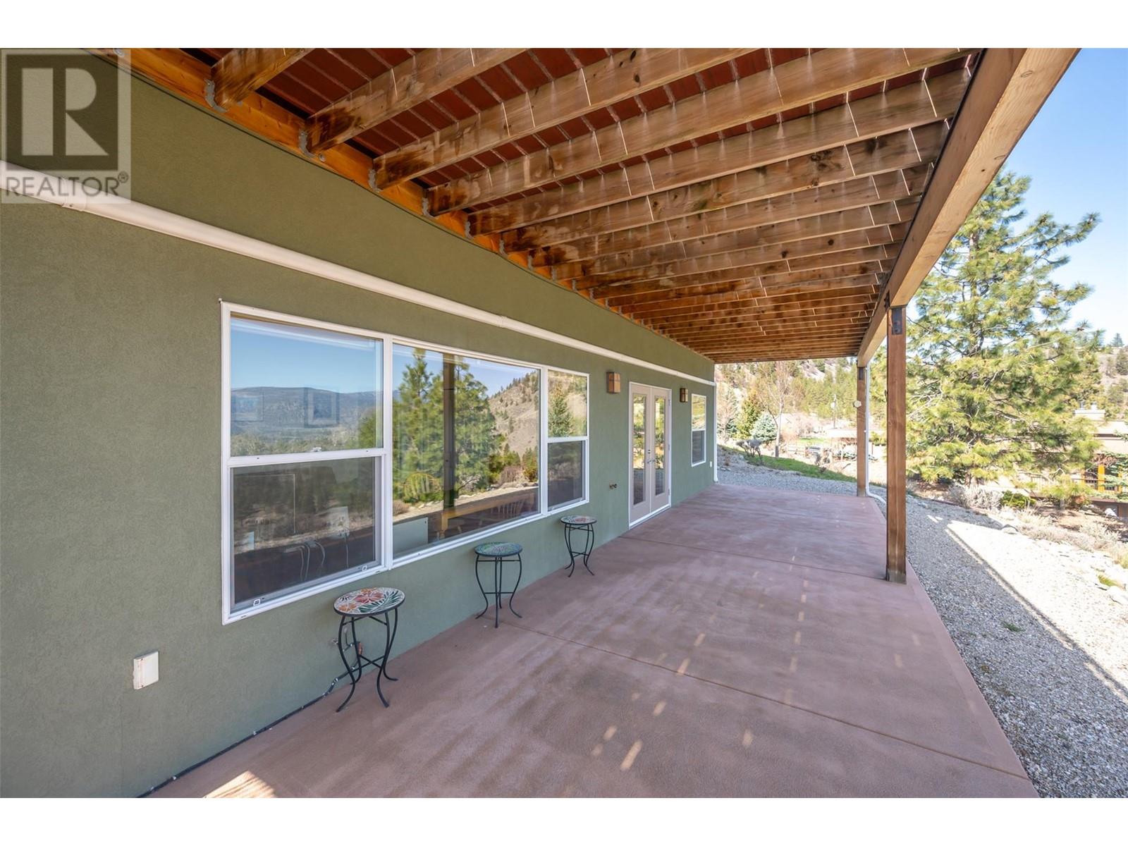 586 Wilson Mountain Road, Oliver