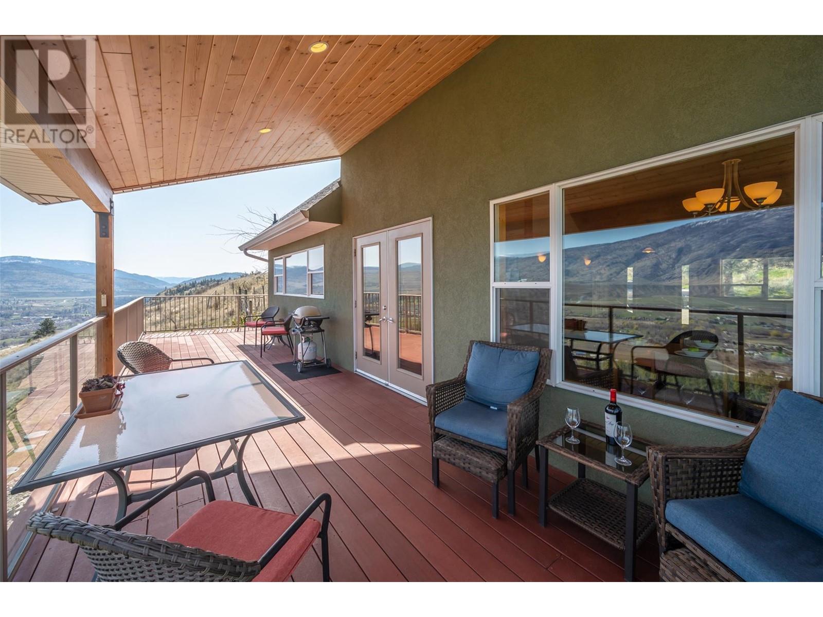 586 Wilson Mountain Road, Oliver
