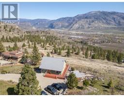 586 Wilson Mountain Road, Oliver