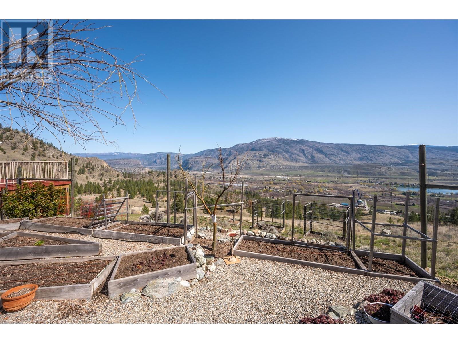 586 Wilson Mountain Road, Oliver