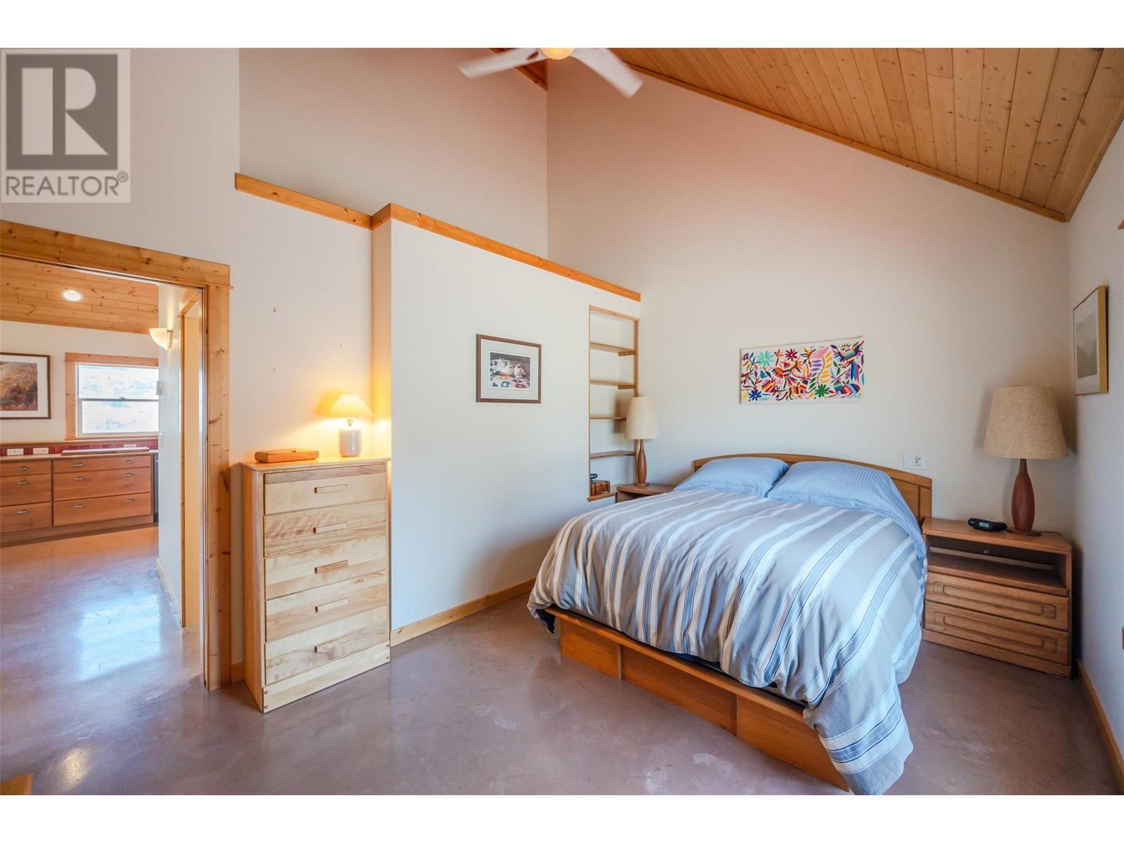 586 Wilson Mountain Road, Oliver