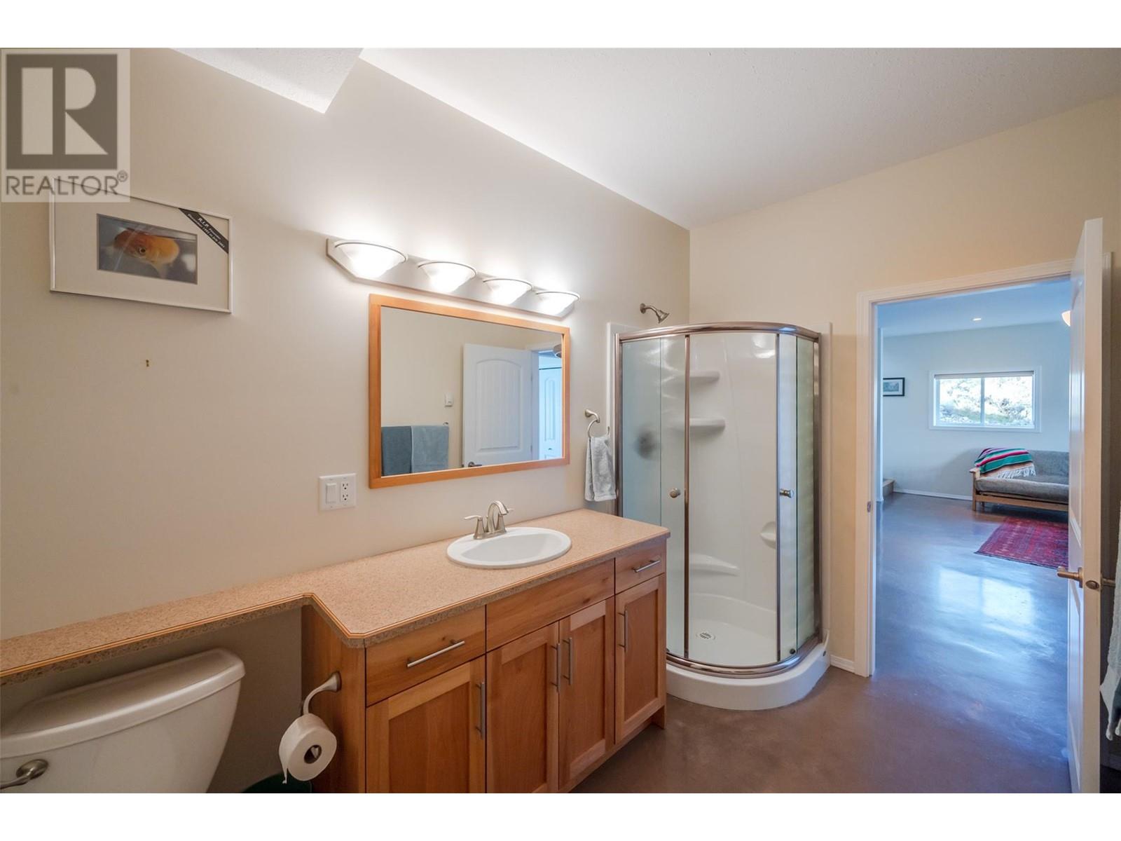 586 Wilson Mountain Road, Oliver