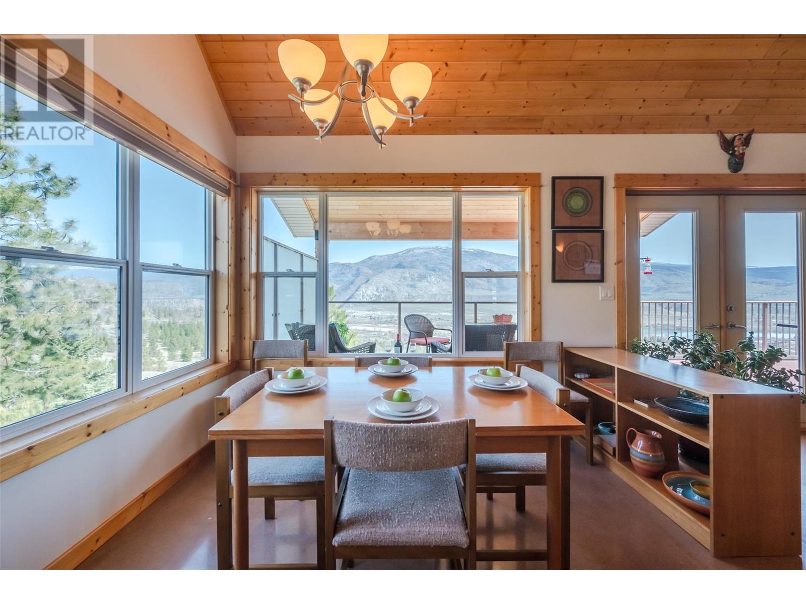 586 Wilson Mountain Road, Oliver