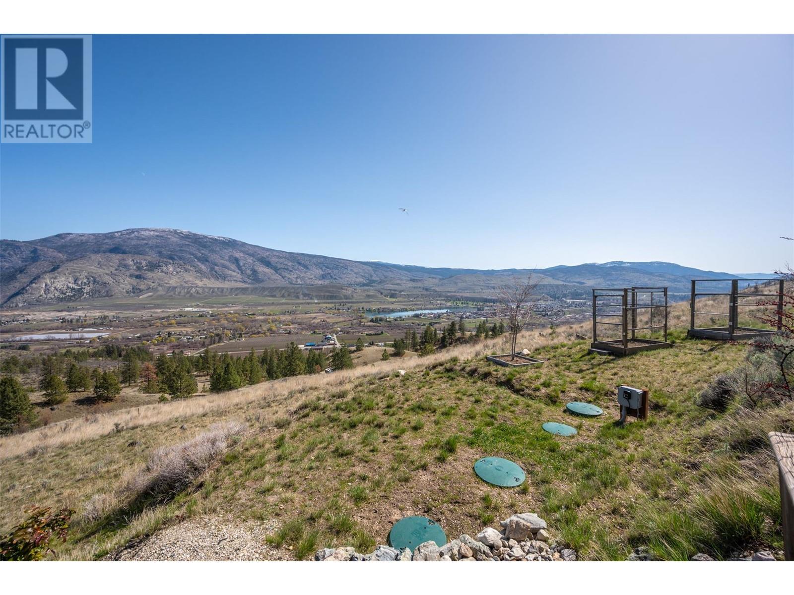 586 Wilson Mountain Road, Oliver