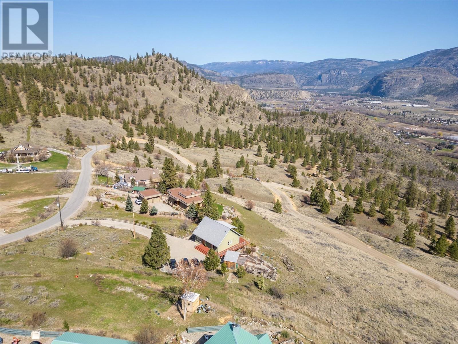 586 Wilson Mountain Road, Oliver