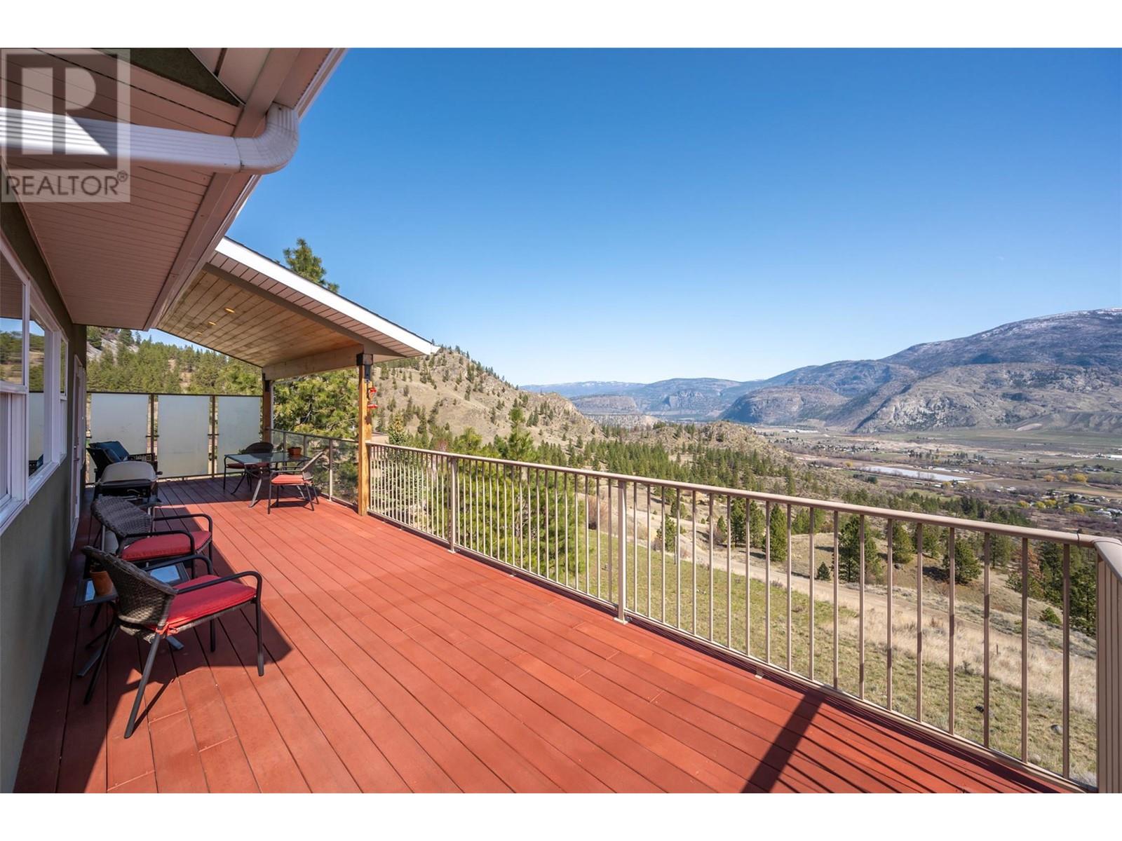 586 Wilson Mountain Road, Oliver