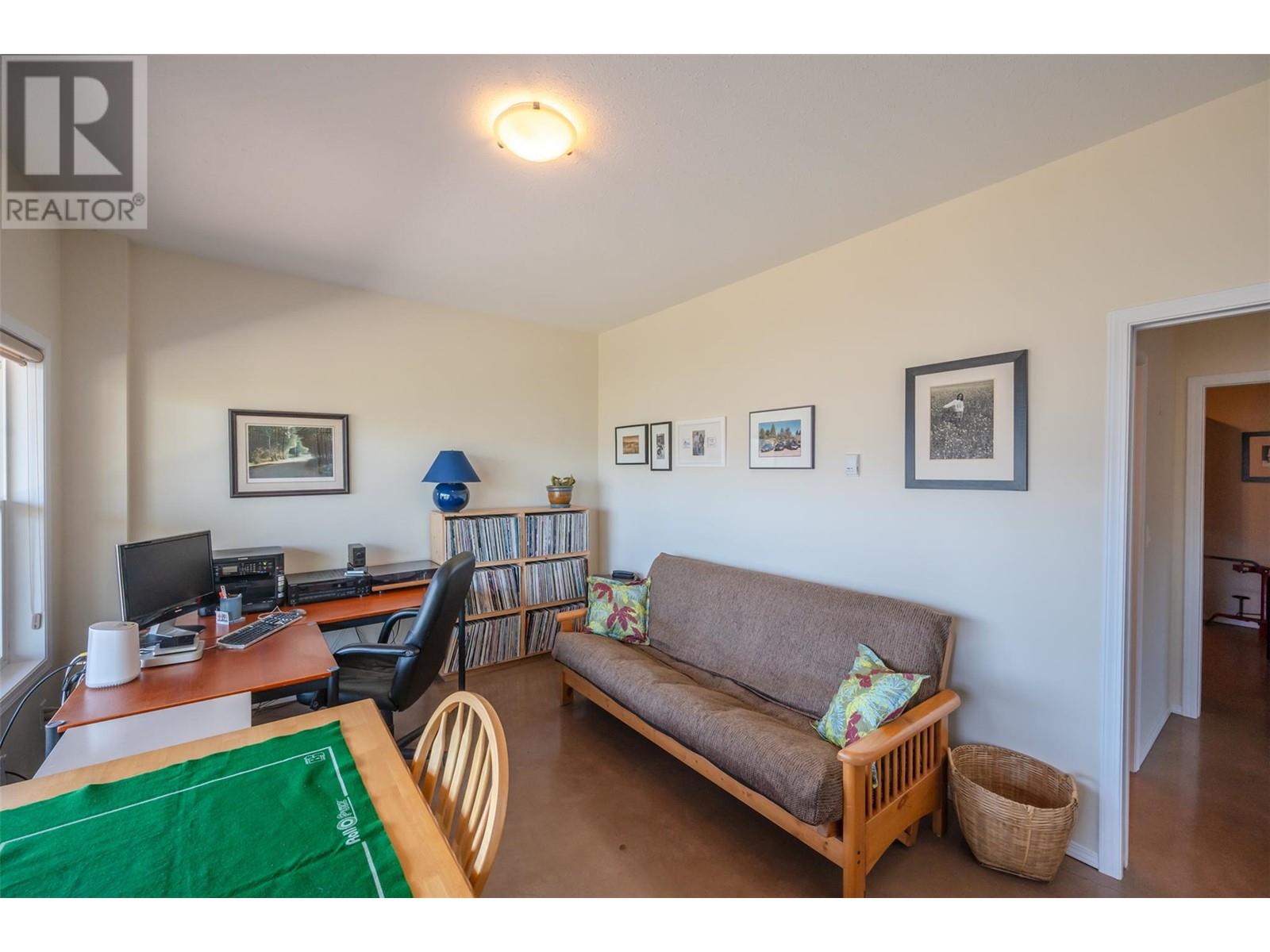 586 Wilson Mountain Road, Oliver