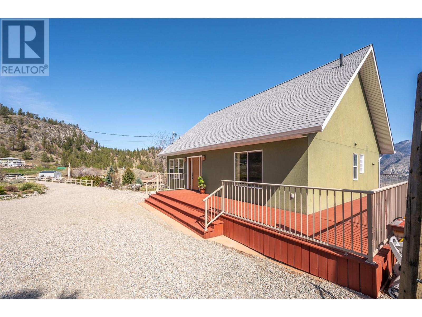 586 Wilson Mountain Road, Oliver