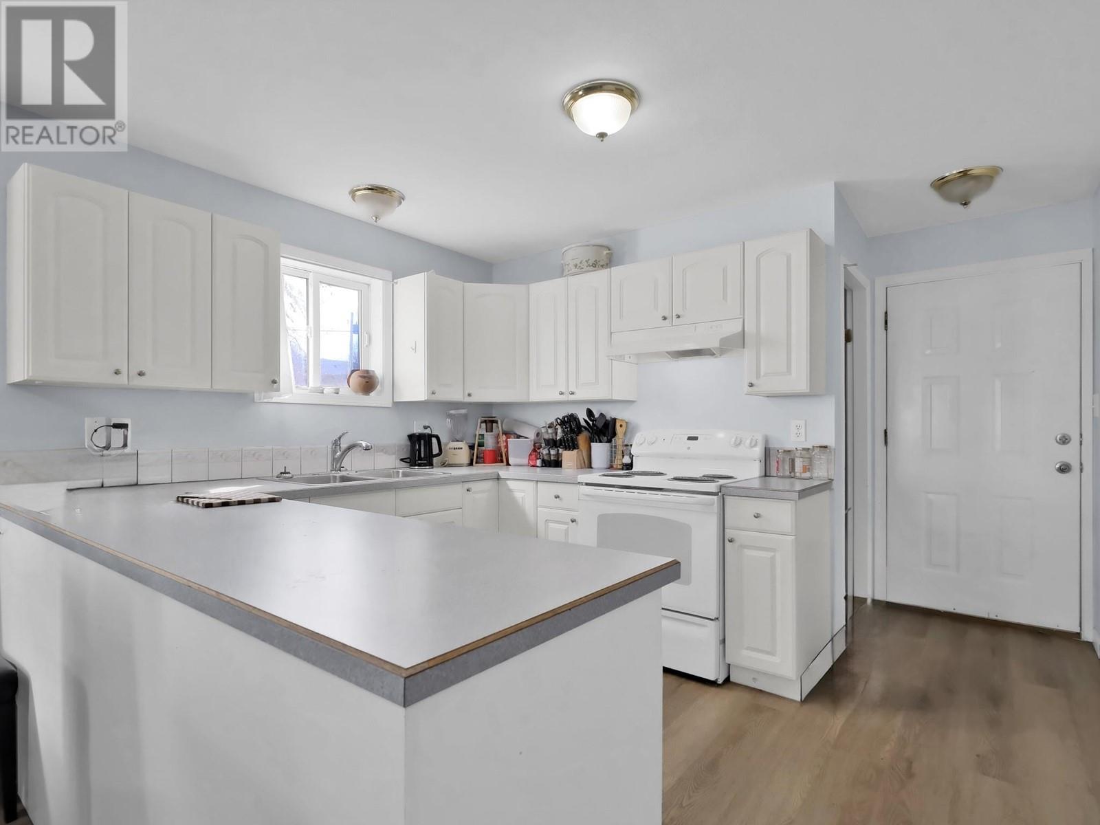 654 Wade Avenue W Unit# #101 & #102, Penticton