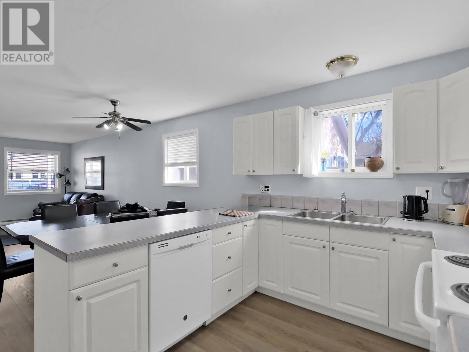 654 Wade Avenue W Unit# #101 & #102, Penticton