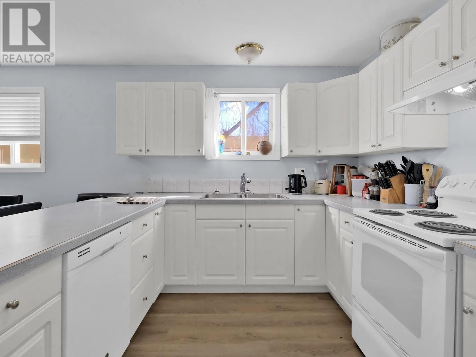 654 Wade Avenue W Unit# #101 & #102, Penticton