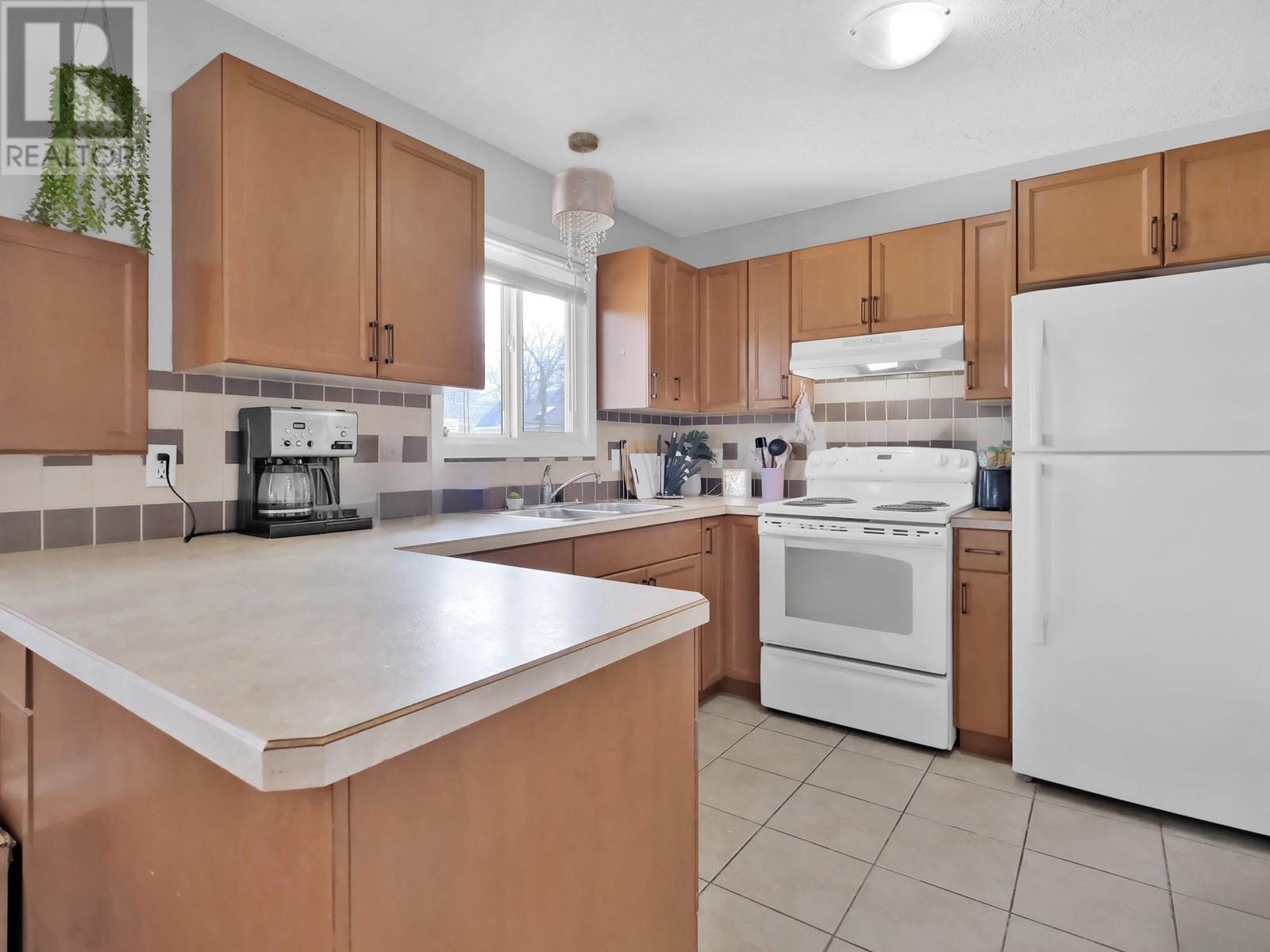 654 Wade Avenue W Unit# #101 & #102, Penticton