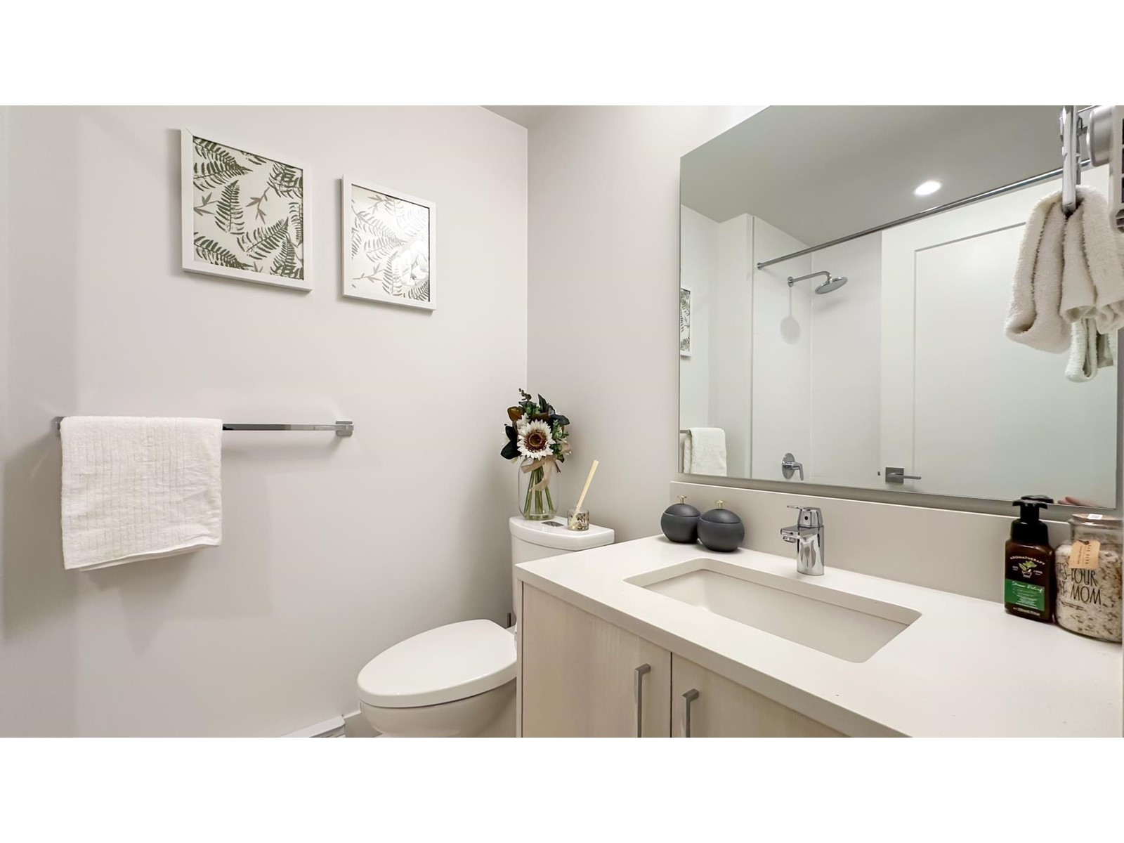 Photo 18 of 13 9718 161 A Street, Surrey BC