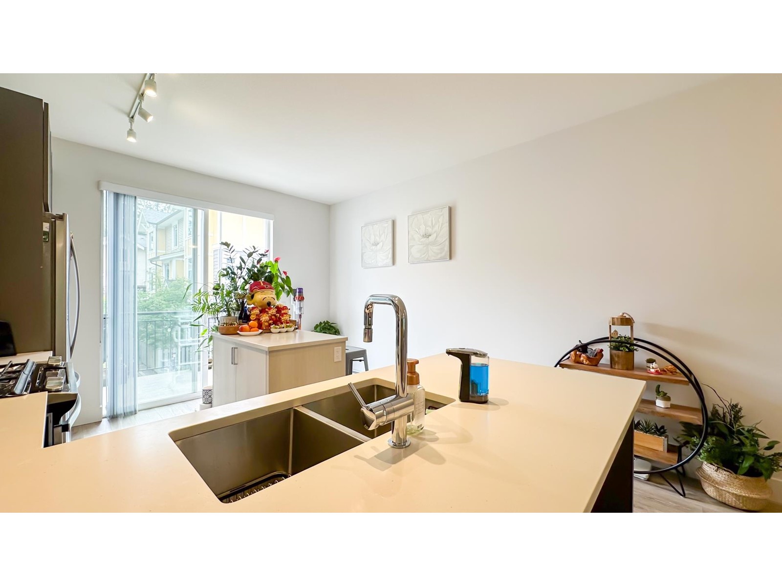Photo 11 of 13 9718 161 A Street, Surrey BC