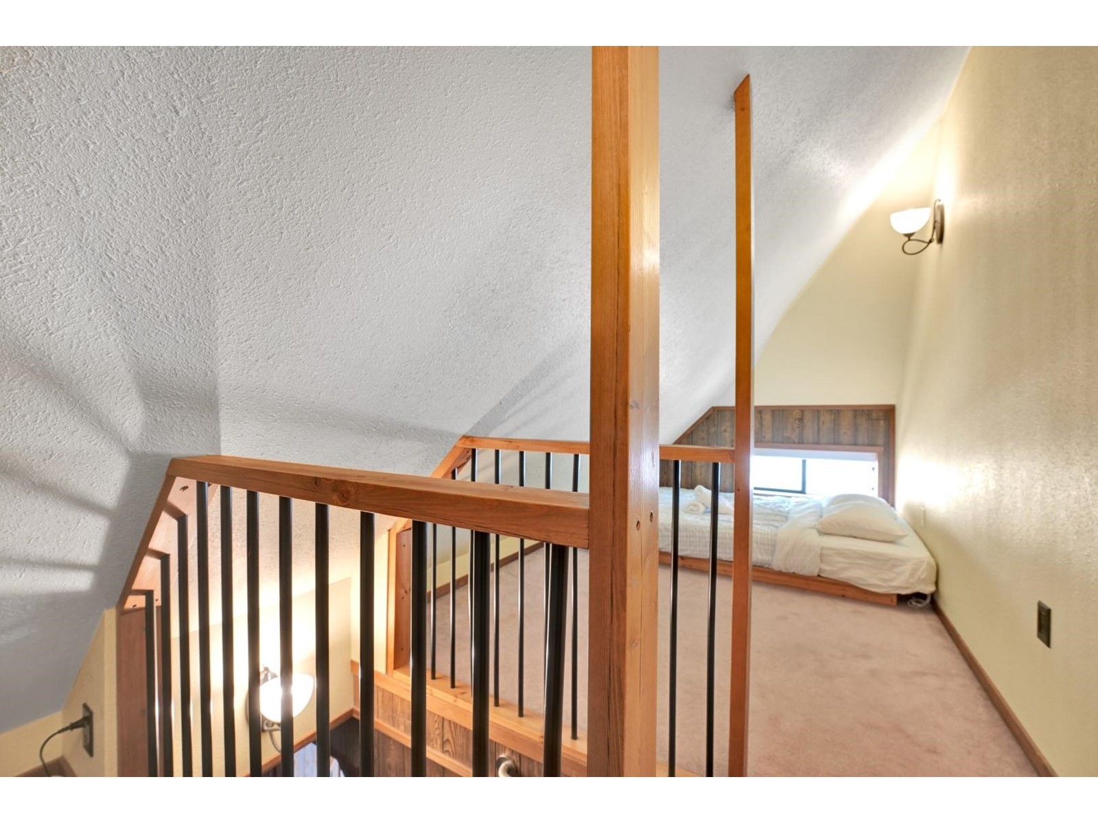 2 20919 SNOWFLAKE CRESCENT — photo 35