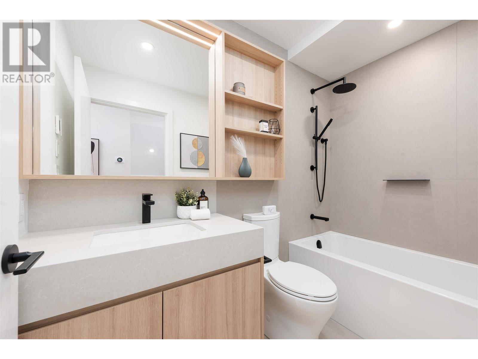 1 3151 W 10TH AVENUE, Vancouver