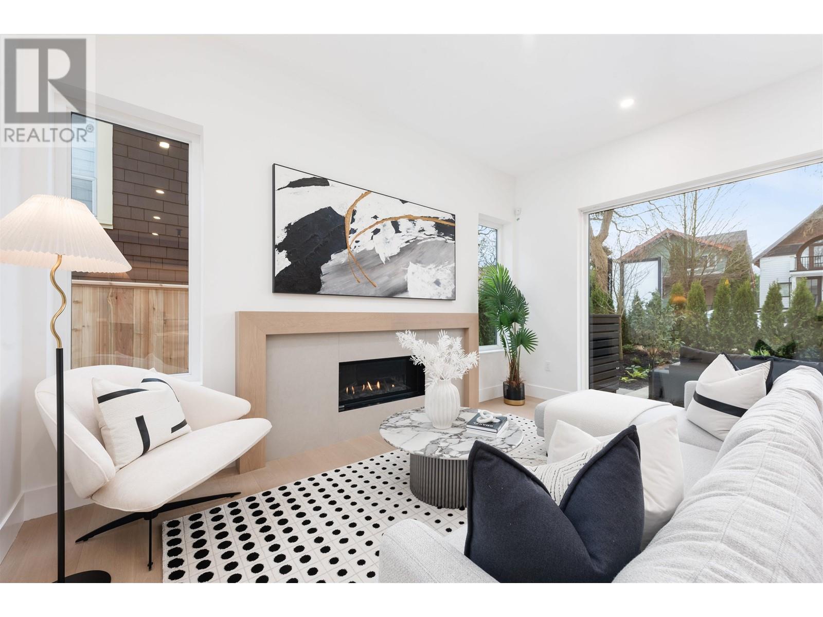 1 3151 W 10TH AVENUE, Vancouver