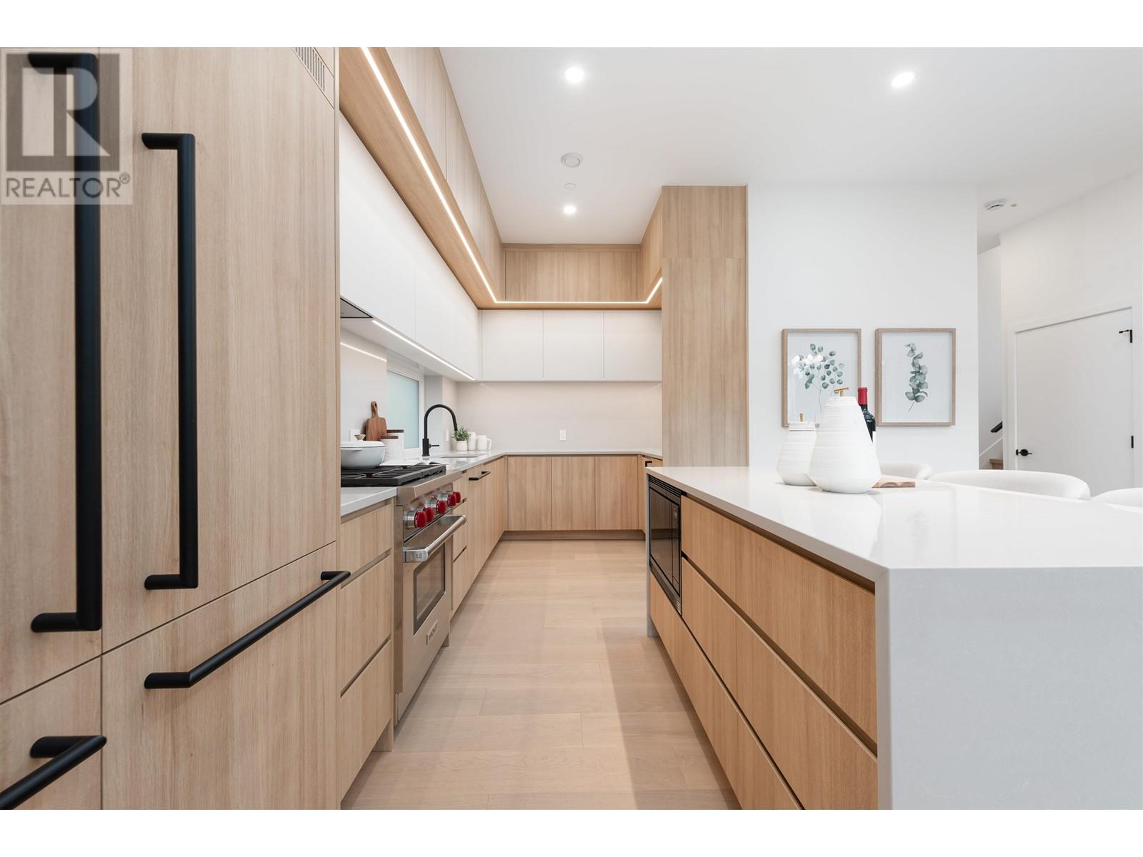 1 3151 W 10TH AVENUE, Vancouver