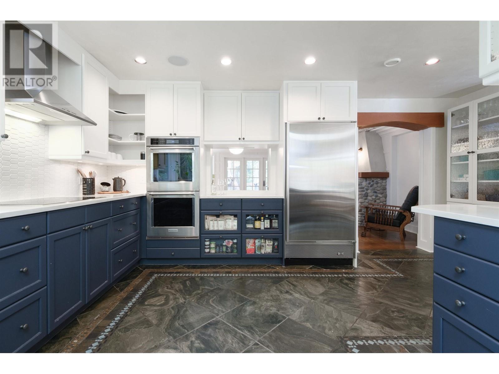 3179 CAPILANO CRESCENT, North Vancouver
