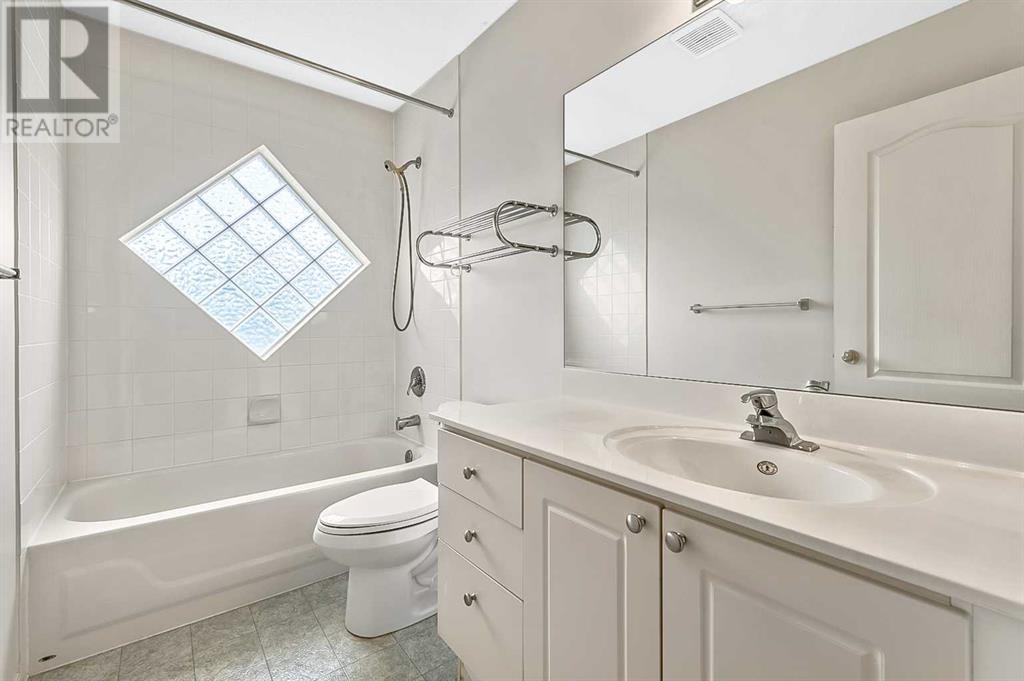 Single Family House for Sale in  Somerside Park SW Somerset Calgary 