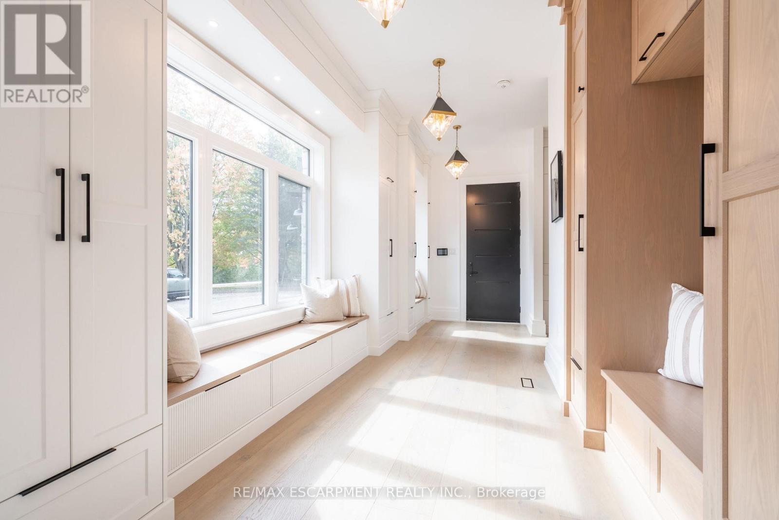 Photo 14 of 1131 Concession 6 W, Hamilton ON