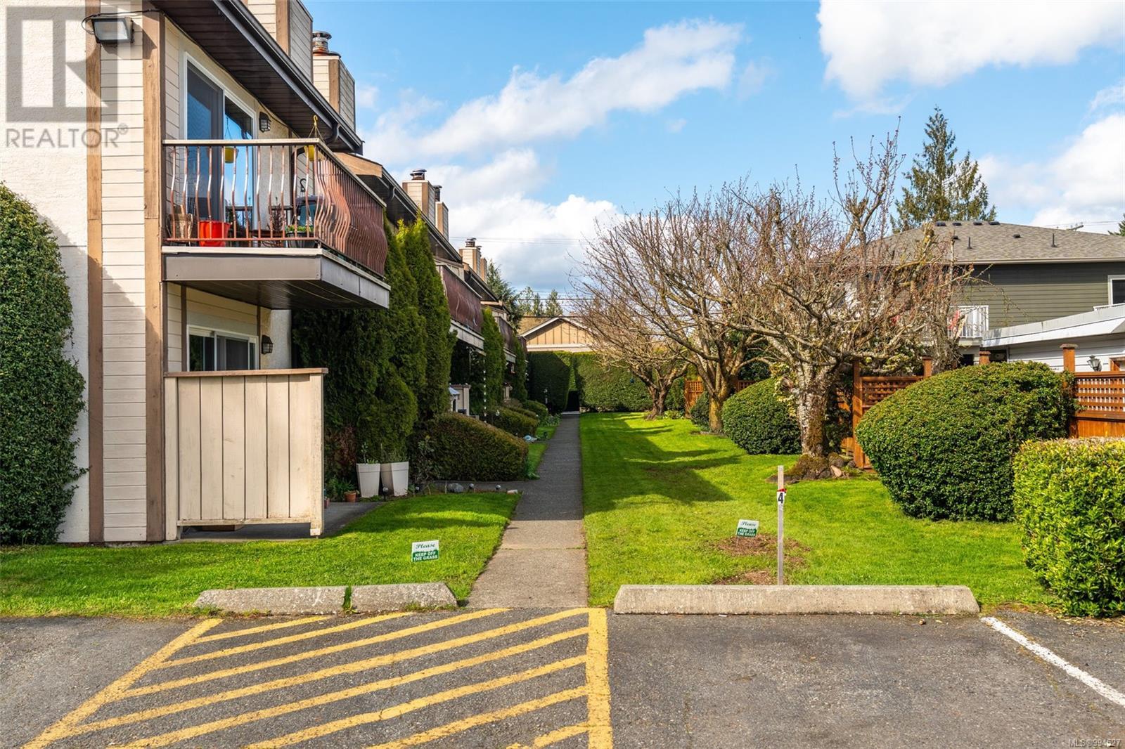 10 1040 Trunk Rd, Duncan