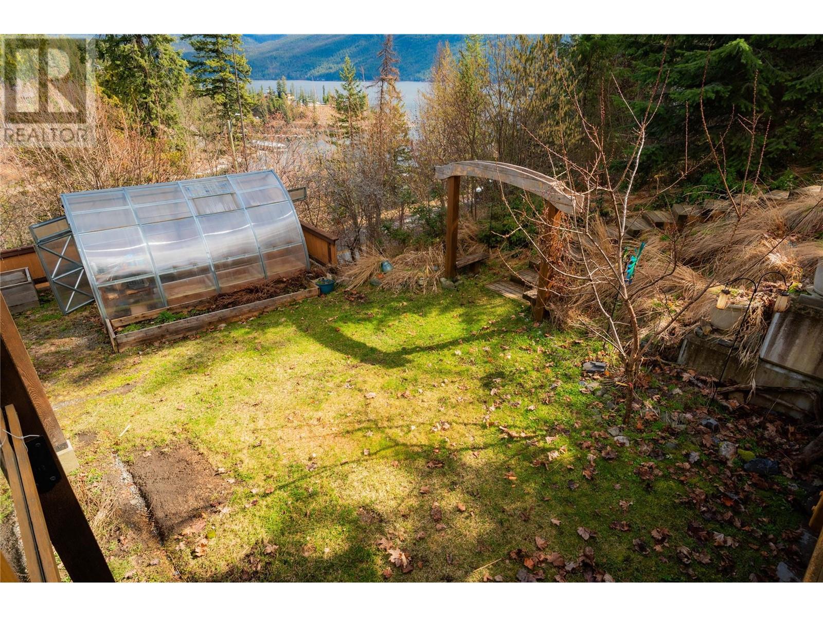 Photo 31 of 641 Front Street, Kaslo BC