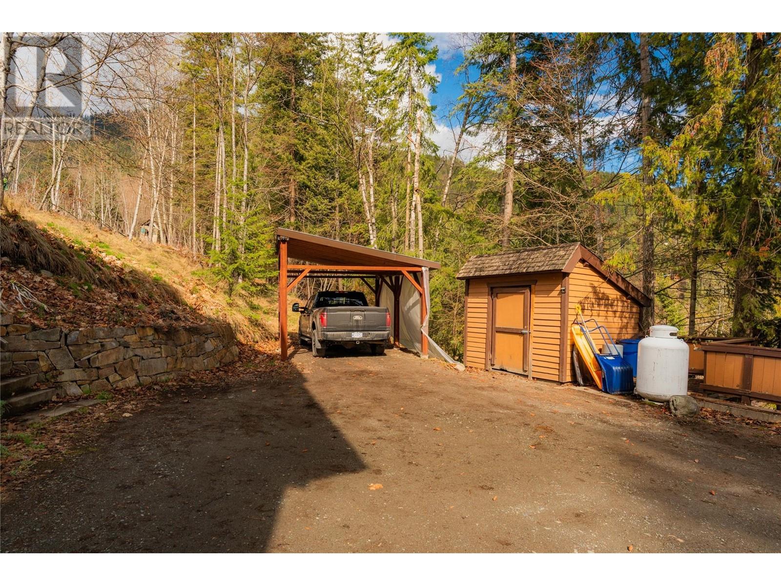 Photo 7 of 641 Front Street, Kaslo BC
