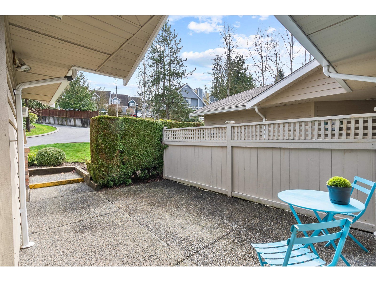 Photo 4 of 31 21848 50 Avenue, Langley BC