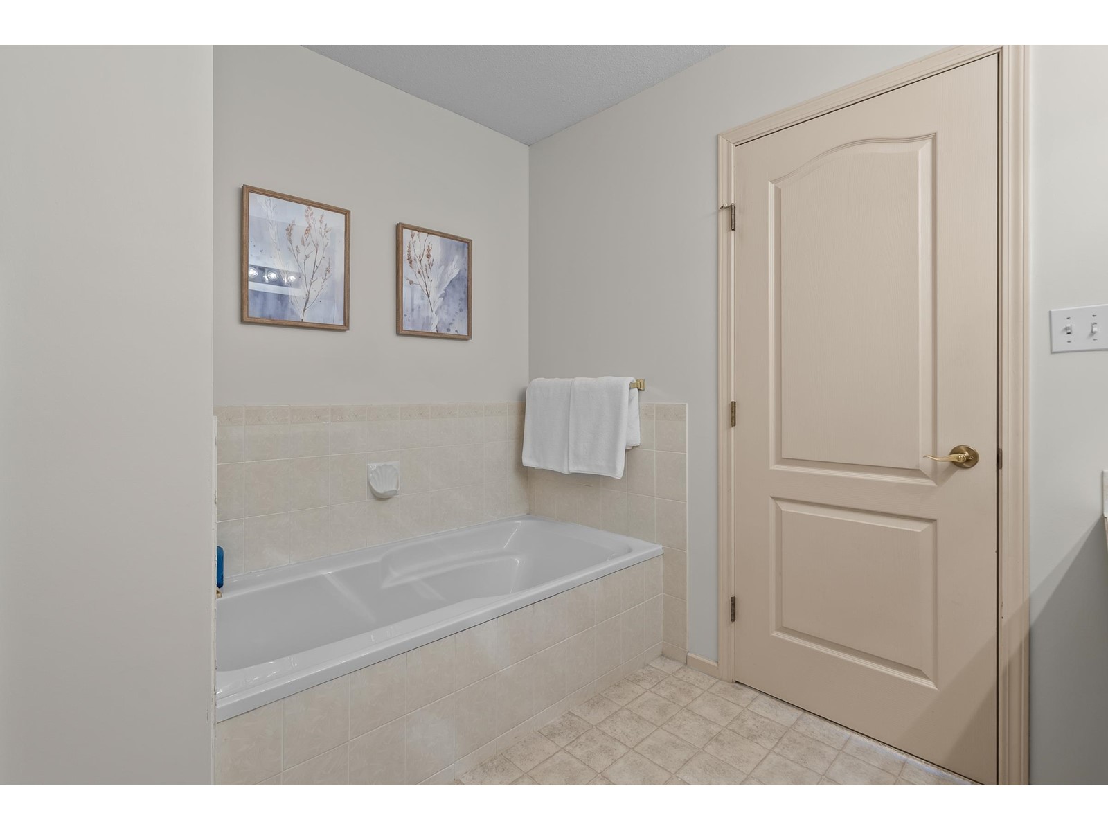 Photo 23 of 31 21848 50 Avenue, Langley BC