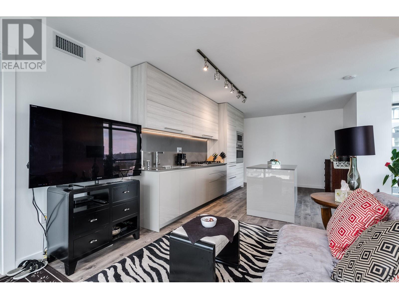 Photo 2 of 701 4488 Juneau Street, Burnaby BC