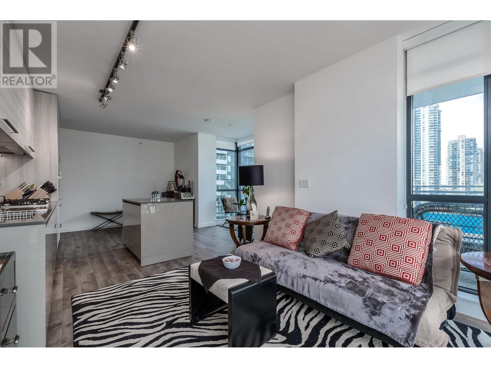 Photo 3 of 701 4488 Juneau Street, Burnaby BC