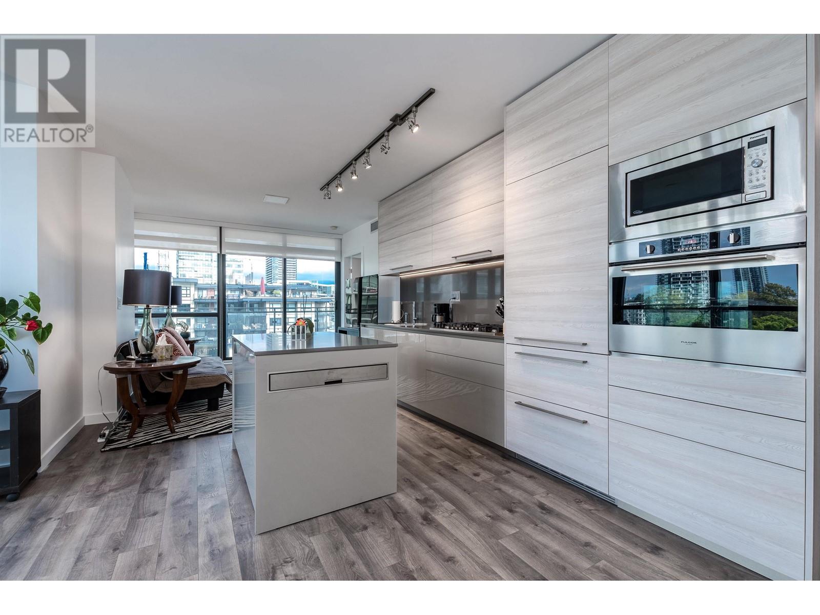 Photo 7 of 701 4488 Juneau Street, Burnaby BC