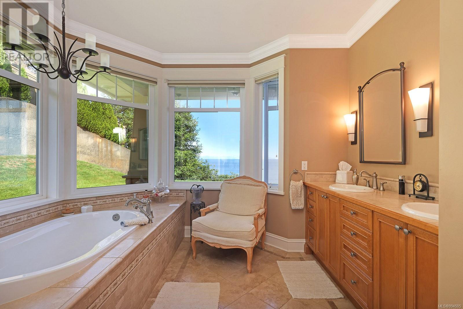 1133 Yates Rd, Comox