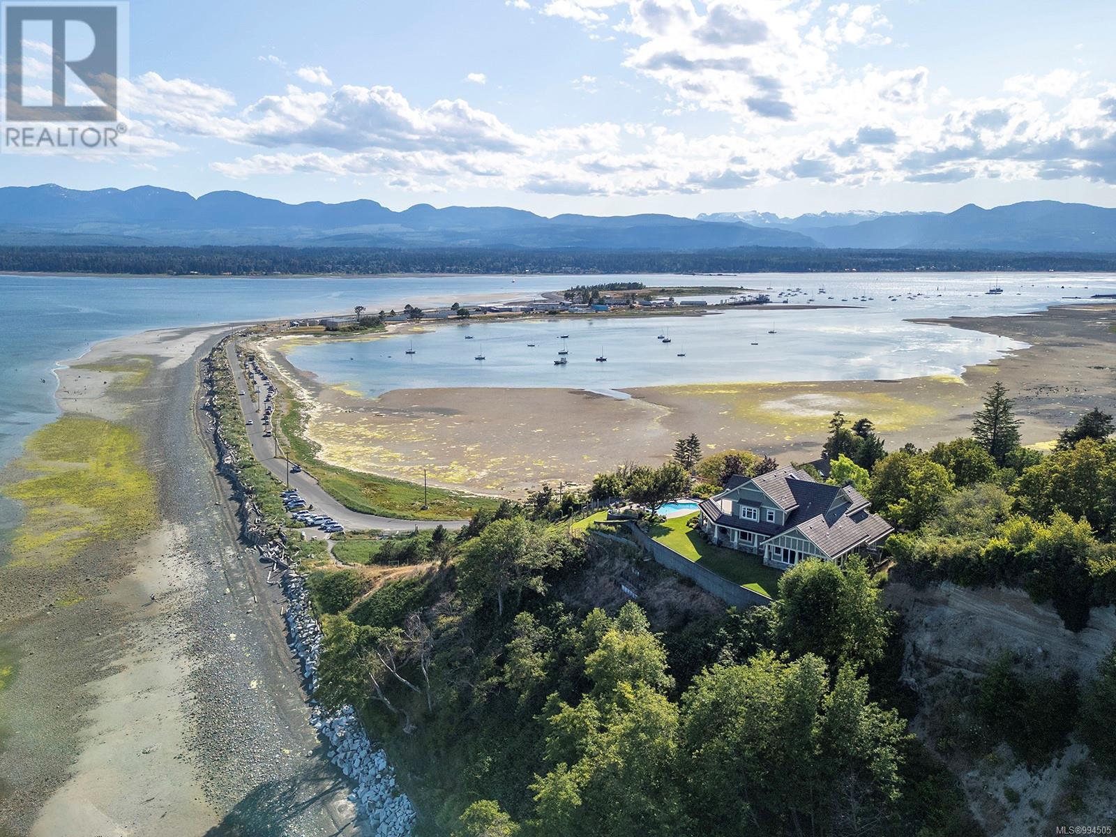 1133 Yates Rd, Comox