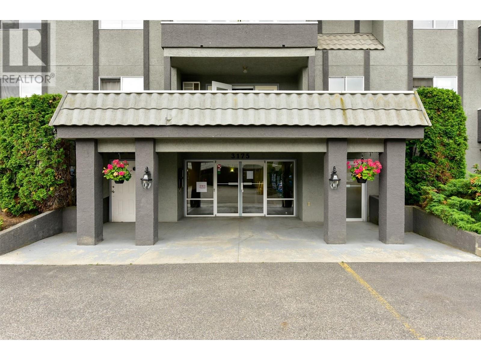 114 3175 De Montreuil Court, Kelowna